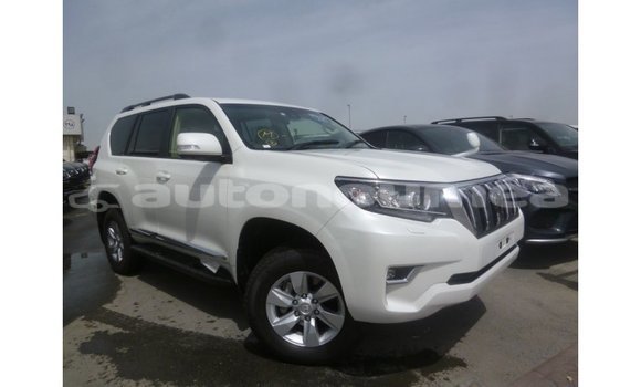 Acheter Import Voiture Toyota Prado Blanc à Import - Dubai, Iles Acheter Import Voiture Toyota Prado Blanc à Import - Dubai, Iles