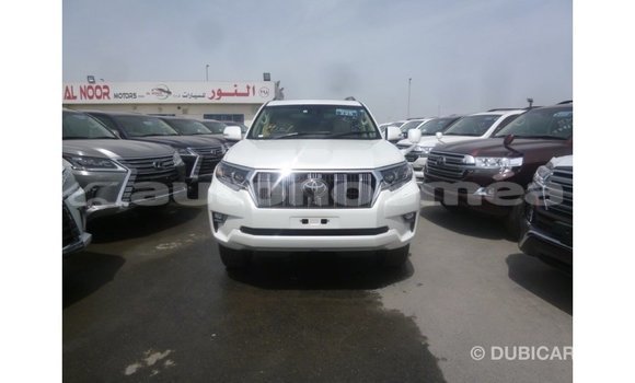 Acheter Import Voiture Toyota Prado Blanc à Import - Dubai, Iles Acheter Import Voiture Toyota Prado Blanc à Import - Dubai, Iles