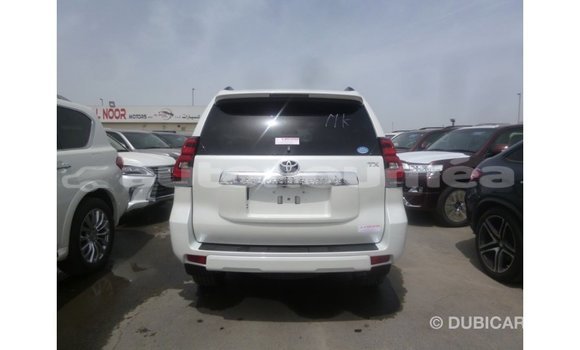 Acheter Import Voiture Toyota Prado Blanc à Import - Dubai, Iles Acheter Import Voiture Toyota Prado Blanc à Import - Dubai, Iles