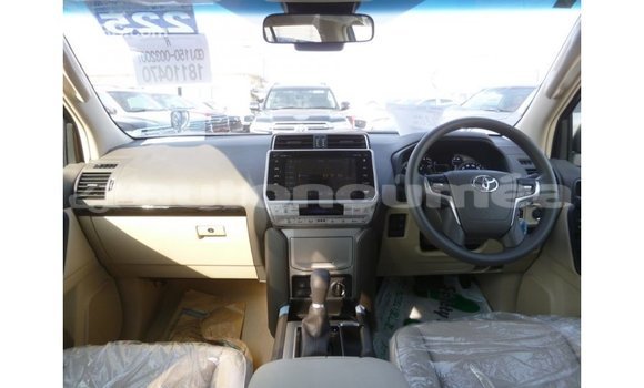 Acheter Import Voiture Toyota Prado Noir à Import - Dubai, Iles Acheter Import Voiture Toyota Prado Noir à Import - Dubai, Iles