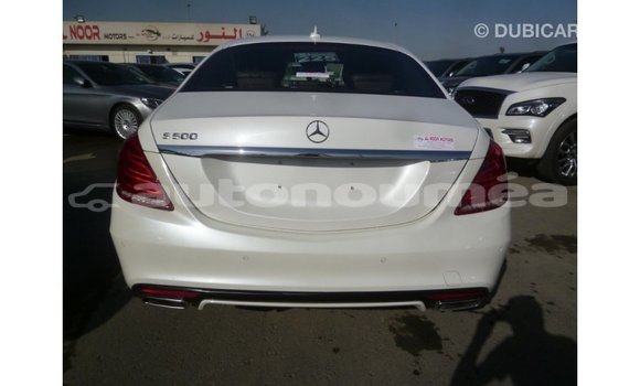 Acheter Import Voiture Mercedes-Benz 190 Blanc à Import - Dubai, Iles Acheter Import Voiture Mercedes-Benz 190 Blanc à Import - Dubai, Iles