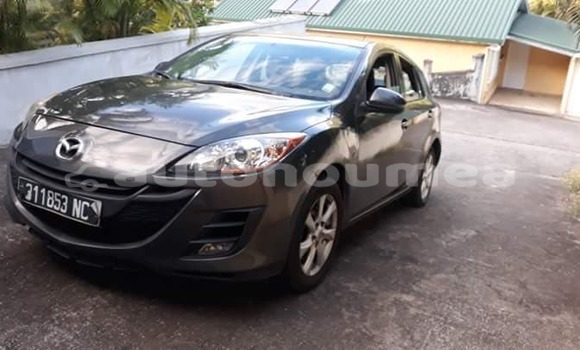 Buy Used Mazda Mazda 3 Silver Car in Noumea in Sud