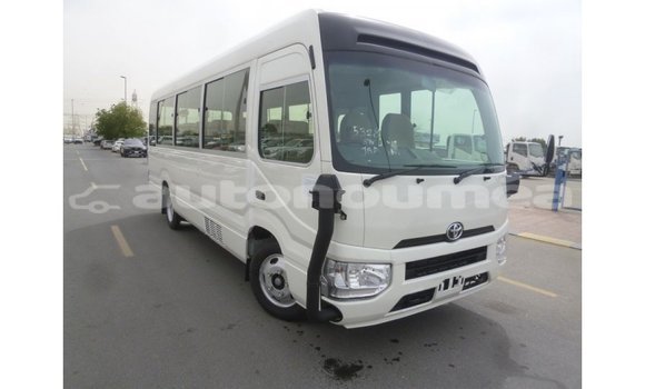 Acheter Import Voiture Toyota Coaster Blanc à Import - Dubai, Iles Acheter Import Voiture Toyota Coaster Blanc à Import - Dubai, Iles