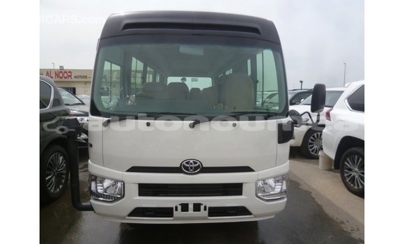 Acheter Import Voiture Toyota Coaster Blanc à Import - Dubai, Iles Acheter Import Voiture Toyota Coaster Blanc à Import - Dubai, Iles