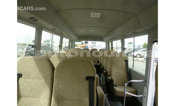 Acheter Import Voiture Toyota Coaster Blanc à Import - Dubai, Iles Acheter Import Voiture Toyota Coaster Blanc à Import - Dubai, Iles
