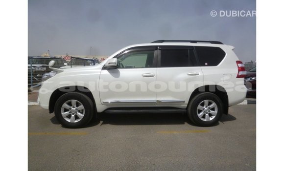 Acheter Import Voiture Toyota Prado Blanc à Import - Dubai, Iles Acheter Import Voiture Toyota Prado Blanc à Import - Dubai, Iles