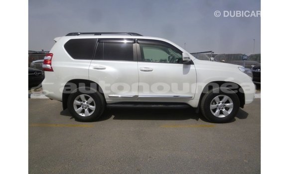 Acheter Import Voiture Toyota Prado Blanc à Import - Dubai, Iles Acheter Import Voiture Toyota Prado Blanc à Import - Dubai, Iles
