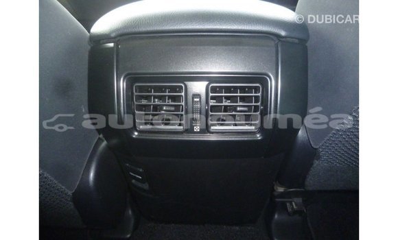 Acheter Import Voiture Toyota Prado Blanc à Import - Dubai, Iles Acheter Import Voiture Toyota Prado Blanc à Import - Dubai, Iles