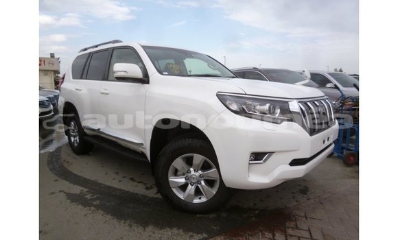 Acheter Import Voiture Toyota Prado Blanc à Import - Dubai, Iles Acheter Import Voiture Toyota Prado Blanc à Import - Dubai, Iles