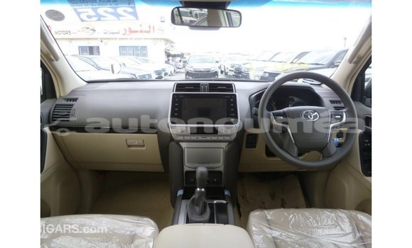 Acheter Import Voiture Toyota Prado Blanc à Import - Dubai, Iles Acheter Import Voiture Toyota Prado Blanc à Import - Dubai, Iles