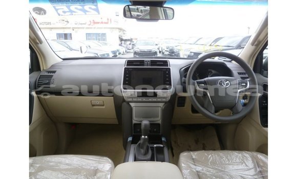 Acheter Import Voiture Toyota Prado Blanc à Import - Dubai, Iles Acheter Import Voiture Toyota Prado Blanc à Import - Dubai, Iles