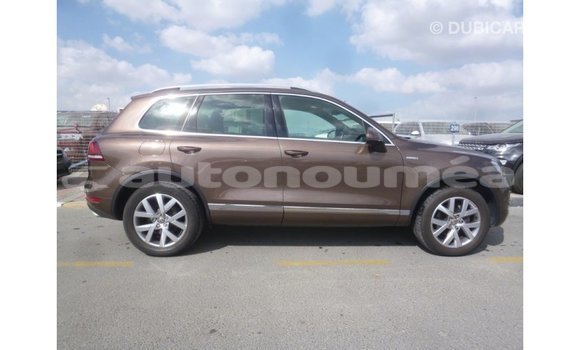 Acheter Import Voiture Volkswagen Touareg Marron à Import - Dubai, Iles Acheter Import Voiture Volkswagen Touareg Marron à Import - Dubai, Iles