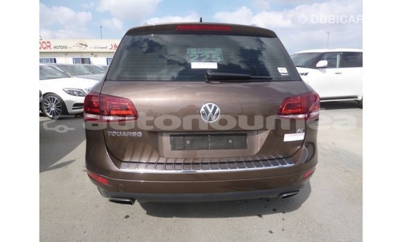 Acheter Import Voiture Volkswagen Touareg Marron à Import - Dubai, Iles Acheter Import Voiture Volkswagen Touareg Marron à Import - Dubai, Iles