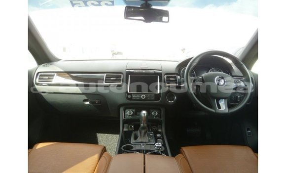 Acheter Import Voiture Volkswagen Touareg Marron à Import - Dubai, Iles Acheter Import Voiture Volkswagen Touareg Marron à Import - Dubai, Iles