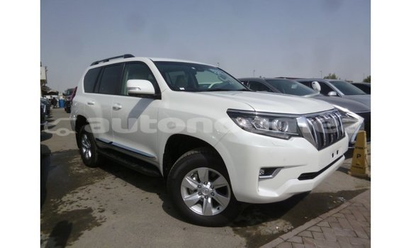 Acheter Import Voiture Toyota Prado Blanc à Import - Dubai, Iles Acheter Import Voiture Toyota Prado Blanc à Import - Dubai, Iles