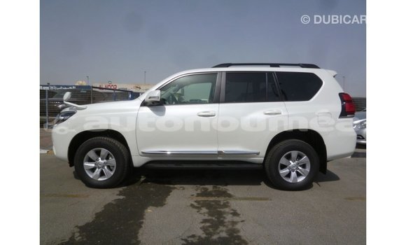 Acheter Import Voiture Toyota Prado Blanc à Import - Dubai, Iles Acheter Import Voiture Toyota Prado Blanc à Import - Dubai, Iles