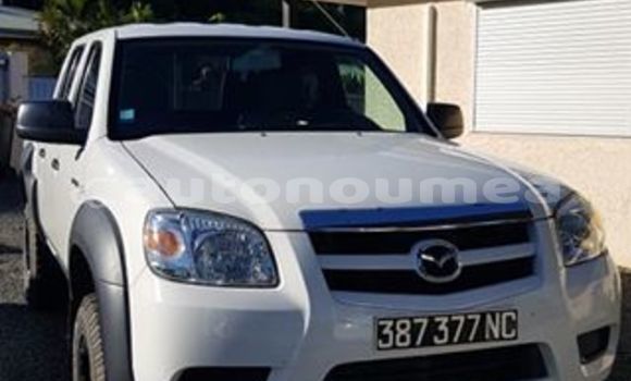 Buy Used Mazda BT50 White Car in Noumea in Sud