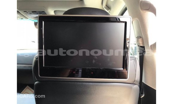 Acheter Import Voiture Toyota Land Cruiser Blanc à Import - Dubai, Iles Acheter Import Voiture Toyota Land Cruiser Blanc à Import - Dubai, Iles