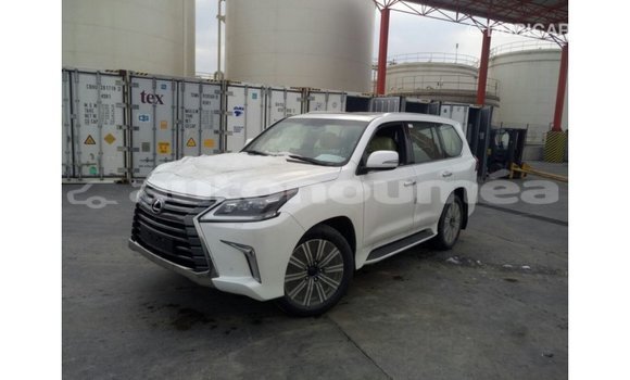 Acheter Import Voiture Lexus LX Blanc à Import - Dubai, Iles Acheter Import Voiture Lexus LX Blanc à Import - Dubai, Iles