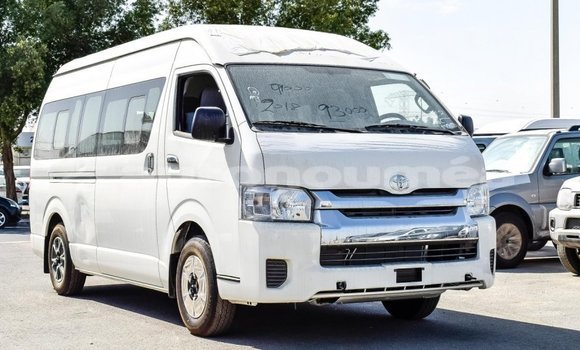 Buy Import Toyota Hiace White Car in Import - Dubai in Iles Buy Import Toyota Hiace White Car in Import - Dubai in Iles