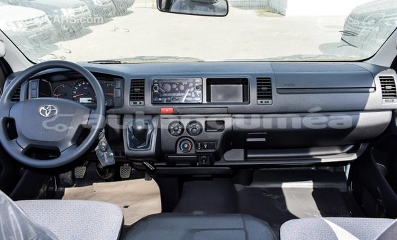 Buy Import Toyota Hiace White Car in Import - Dubai in Iles Buy Import Toyota Hiace White Car in Import - Dubai in Iles