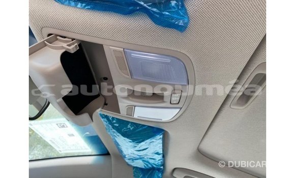 Buy Import Hyundai Elantra White Car in Import - Dubai in Iles Buy Import Hyundai Elantra White Car in Import - Dubai in Iles