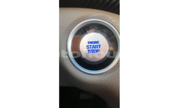 Buy Import Hyundai Tucson White Car in Import - Dubai in Iles Buy Import Hyundai Tucson White Car in Import - Dubai in Iles