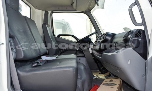 Buy Import Hino 300 Series White Truck in Import - Dubai in Iles Buy Import Hino 300 Series White Truck in Import - Dubai in Iles