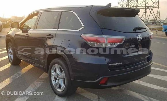 Acheter Import Voiture Toyota Highlander Bleu à Import - Dubai, Iles Acheter Import Voiture Toyota Highlander Bleu à Import - Dubai, Iles