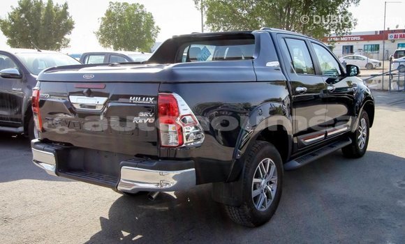 Acheter Import Voiture Toyota Hilux Noir à Import - Dubai, Iles Acheter Import Voiture Toyota Hilux Noir à Import - Dubai, Iles