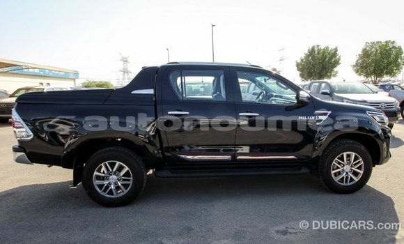 Acheter Import Voiture Toyota Hilux Noir à Import - Dubai, Iles Acheter Import Voiture Toyota Hilux Noir à Import - Dubai, Iles