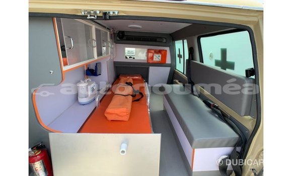 Acheter Import Voiture Toyota Land Cruiser Blanc à Import - Dubai, Iles Acheter Import Voiture Toyota Land Cruiser Blanc à Import - Dubai, Iles