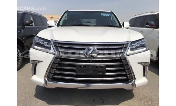Acheter Import Voiture Lexus LX Blanc à Import - Dubai, Iles Acheter Import Voiture Lexus LX Blanc à Import - Dubai, Iles