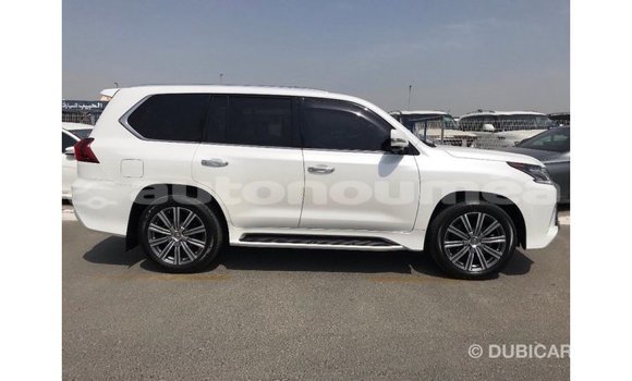 Acheter Import Voiture Lexus LX Blanc à Import - Dubai, Iles Acheter Import Voiture Lexus LX Blanc à Import - Dubai, Iles