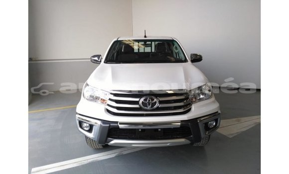 Acheter Import Voiture Toyota Hilux Blanc à Import - Dubai, Iles Acheter Import Voiture Toyota Hilux Blanc à Import - Dubai, Iles