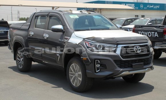 Acheter Import Voiture Toyota Hilux Noir à Import - Dubai, Iles Acheter Import Voiture Toyota Hilux Noir à Import - Dubai, Iles