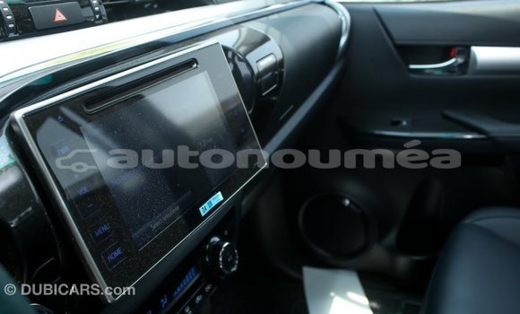 Acheter Import Voiture Toyota Hilux Noir à Import - Dubai, Iles Acheter Import Voiture Toyota Hilux Noir à Import - Dubai, Iles
