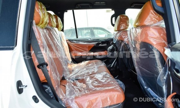 Acheter Import Voiture Lexus LX Noir à Import - Dubai, Iles Acheter Import Voiture Lexus LX Noir à Import - Dubai, Iles