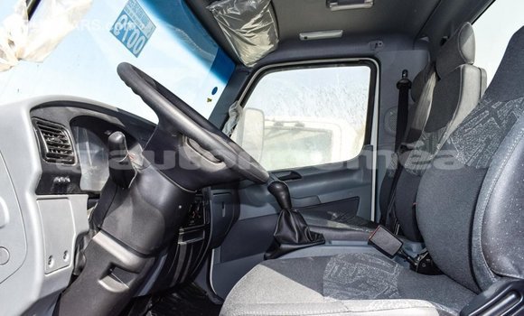 Buy Import Mercedes-Benz 190 White Car in Import - Dubai in Iles Buy Import Mercedes-Benz 190 White Car in Import - Dubai in Iles