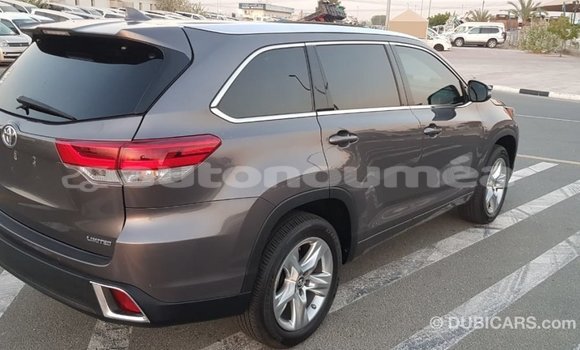 Acheter Import Voiture Toyota Highlander Autre à Import - Dubai, Iles Acheter Import Voiture Toyota Highlander Autre à Import - Dubai, Iles