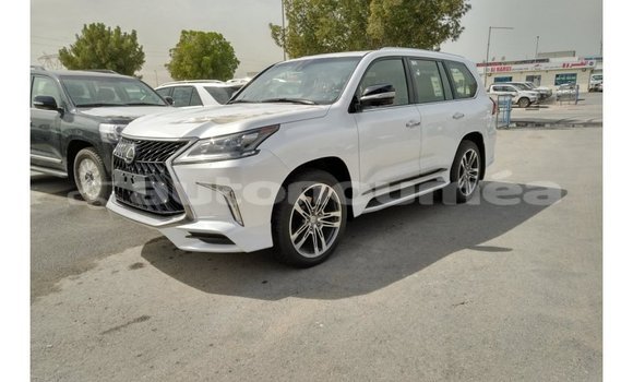 Acheter Import Voiture Lexus LX Rouge à Import - Dubai, Iles Acheter Import Voiture Lexus LX Rouge à Import - Dubai, Iles