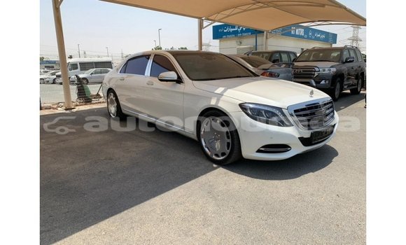 Acheter Import Voiture Mercedes-Benz 190 Blanc à Import - Dubai, Iles Acheter Import Voiture Mercedes-Benz 190 Blanc à Import - Dubai, Iles