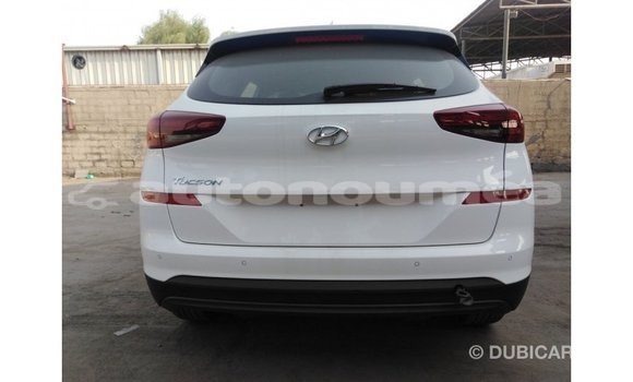 Buy Import Hyundai Tucson White Car in Import - Dubai in Iles Buy Import Hyundai Tucson White Car in Import - Dubai in Iles