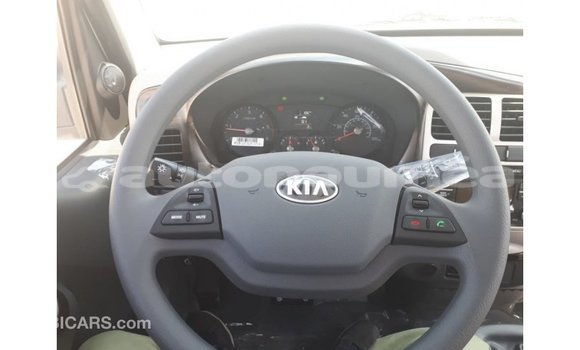 Buy Import Kia Carens White Car in Import - Dubai in Iles Buy Import Kia Carens White Car in Import - Dubai in Iles